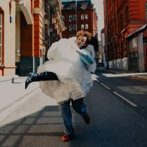 GOSHU - В платье так о***тельна