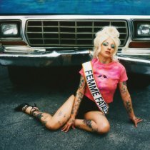 Mon Laferte, Conociendo Rusia - Esto Es Amor