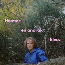 MIMIKO - Homme en anorak bleu