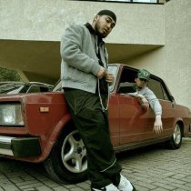 Bayoungg, UniversL - Как белка в колесе